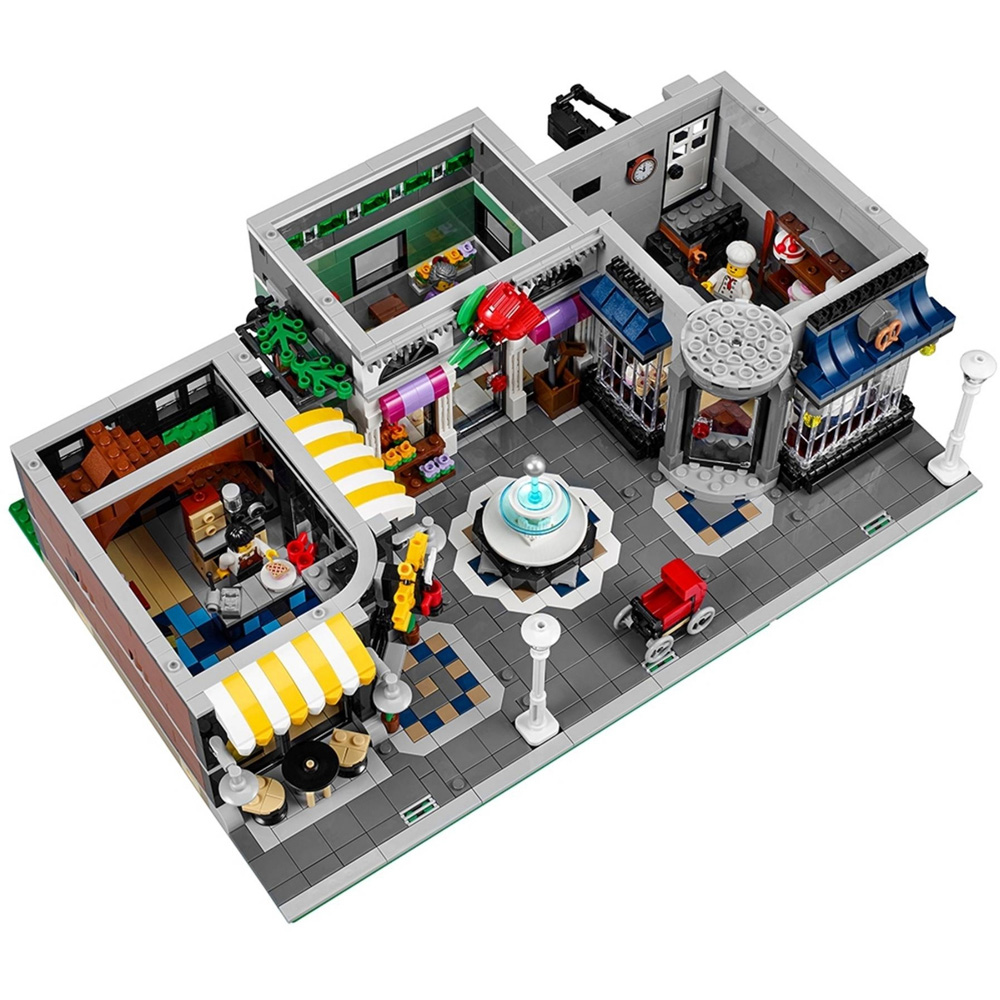 LEGO 10255 Assembly Square Set 4002-Piece Image 7