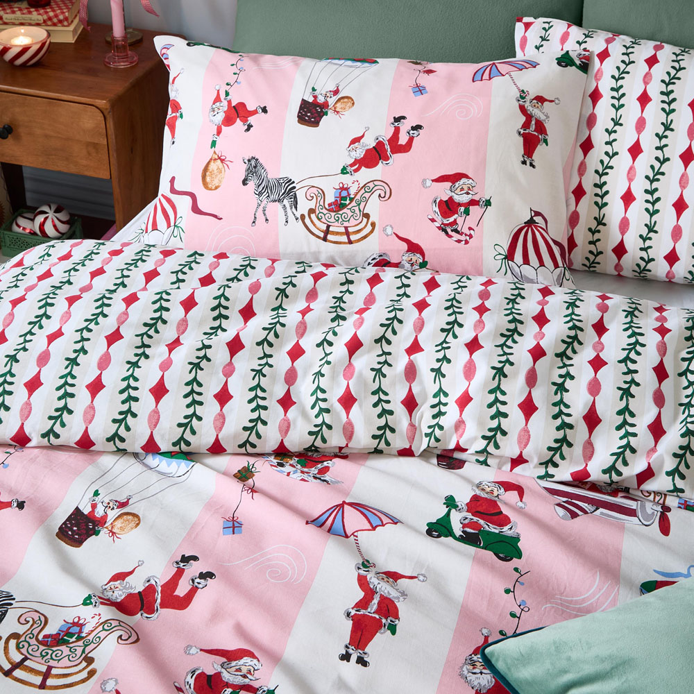Furn Christmas Passport To The North Pole King Size Candy Floss Reversible Duvet Cover Set Image 3