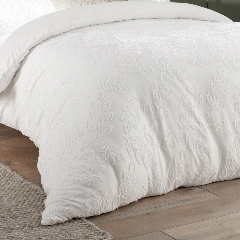 Duvet Day Seville Super King Size White Leaf Tufted Duvet Set Image 3