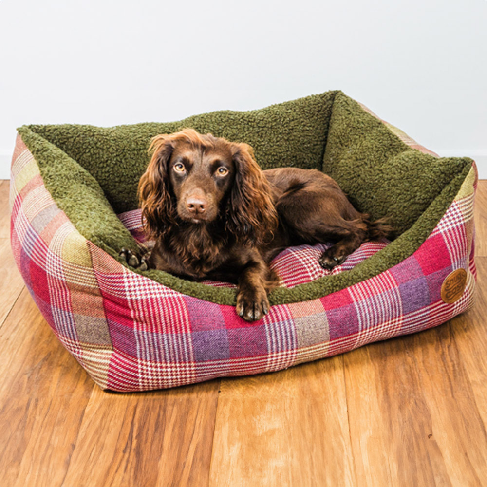 Snug and Cosy Highland Small Mulberry Rectangle Pet Bed Image 2