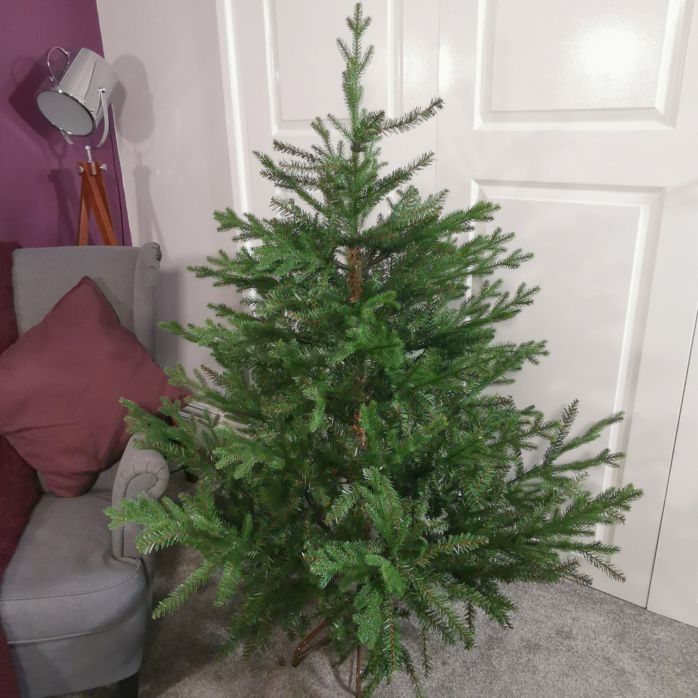 Premier Glenshee Spruce Natural Look Artificial Christmas Tree 5ft Image 2