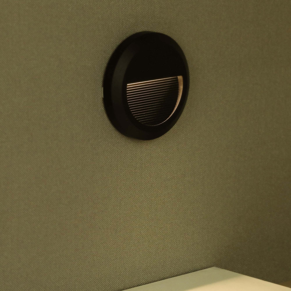 V-TAC 4 Pack 2W Black Round Cool White LED Step Light Image 2