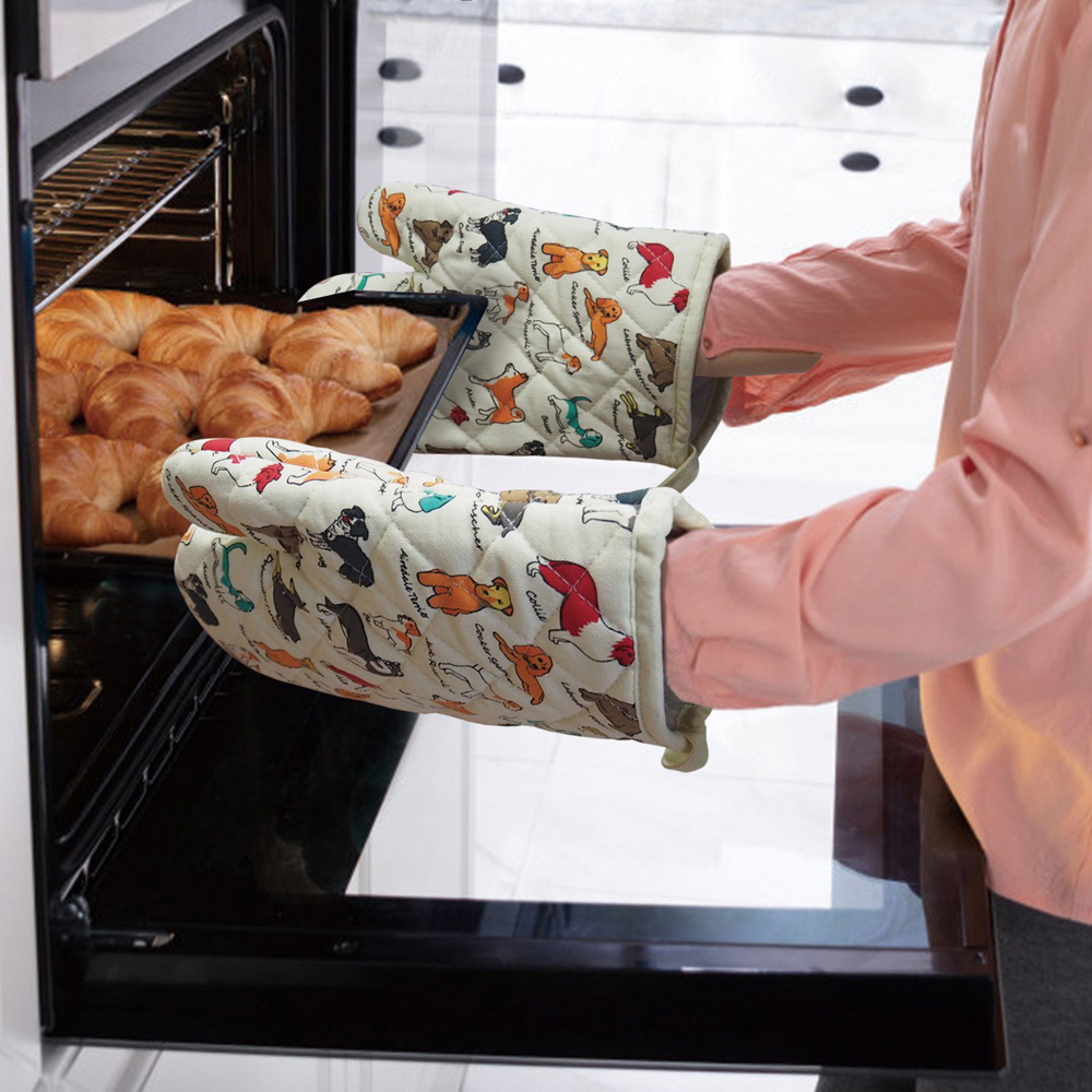 Highlands Homeware Dog Print Oven Mitt Image 2