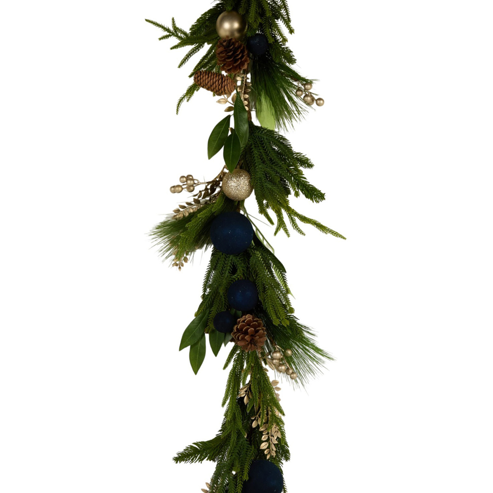 Midnight Champers Christmas Garland Image 8
