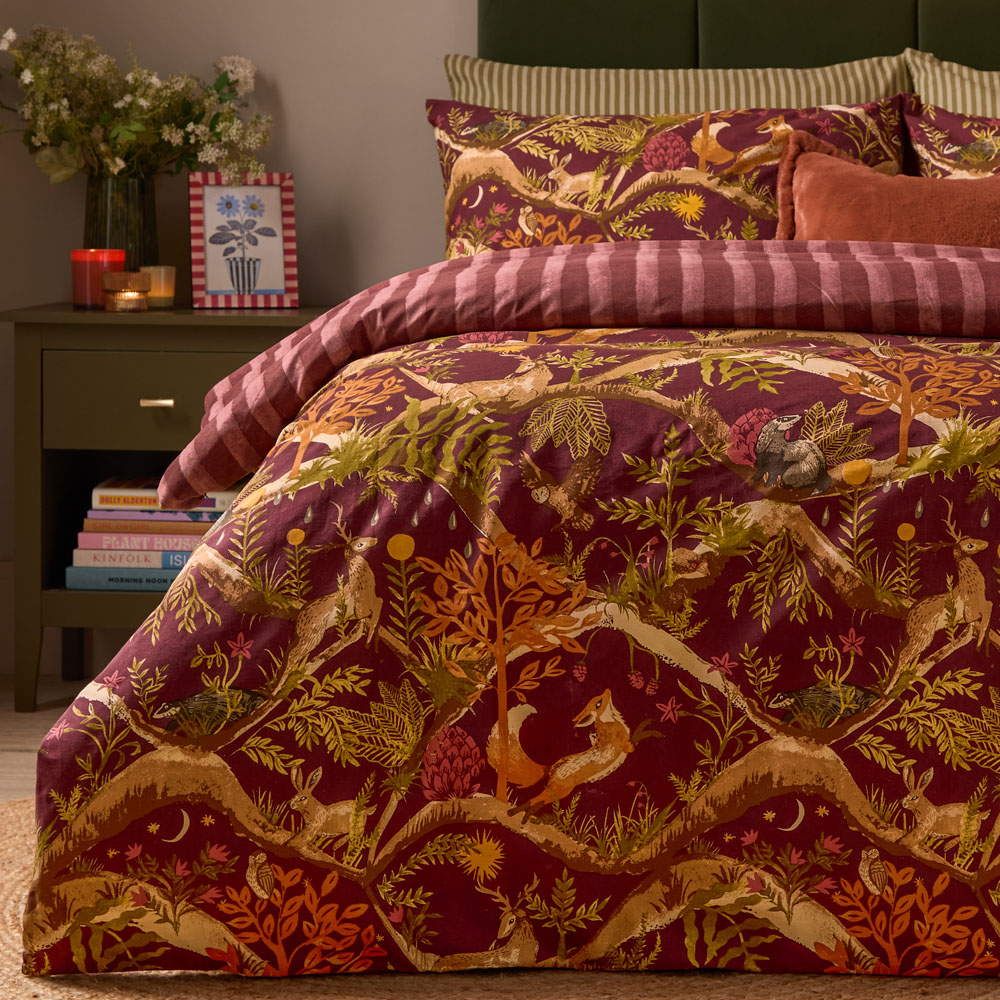Furn Nya Double Burgundy Woodland Reversible Duvet Cover Set Image 4