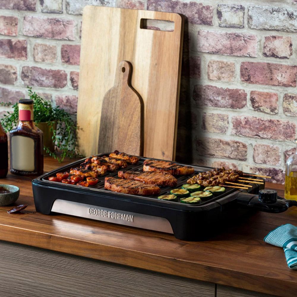 George Foreman 25850 Large Smokeless BBQ Grill Image 4