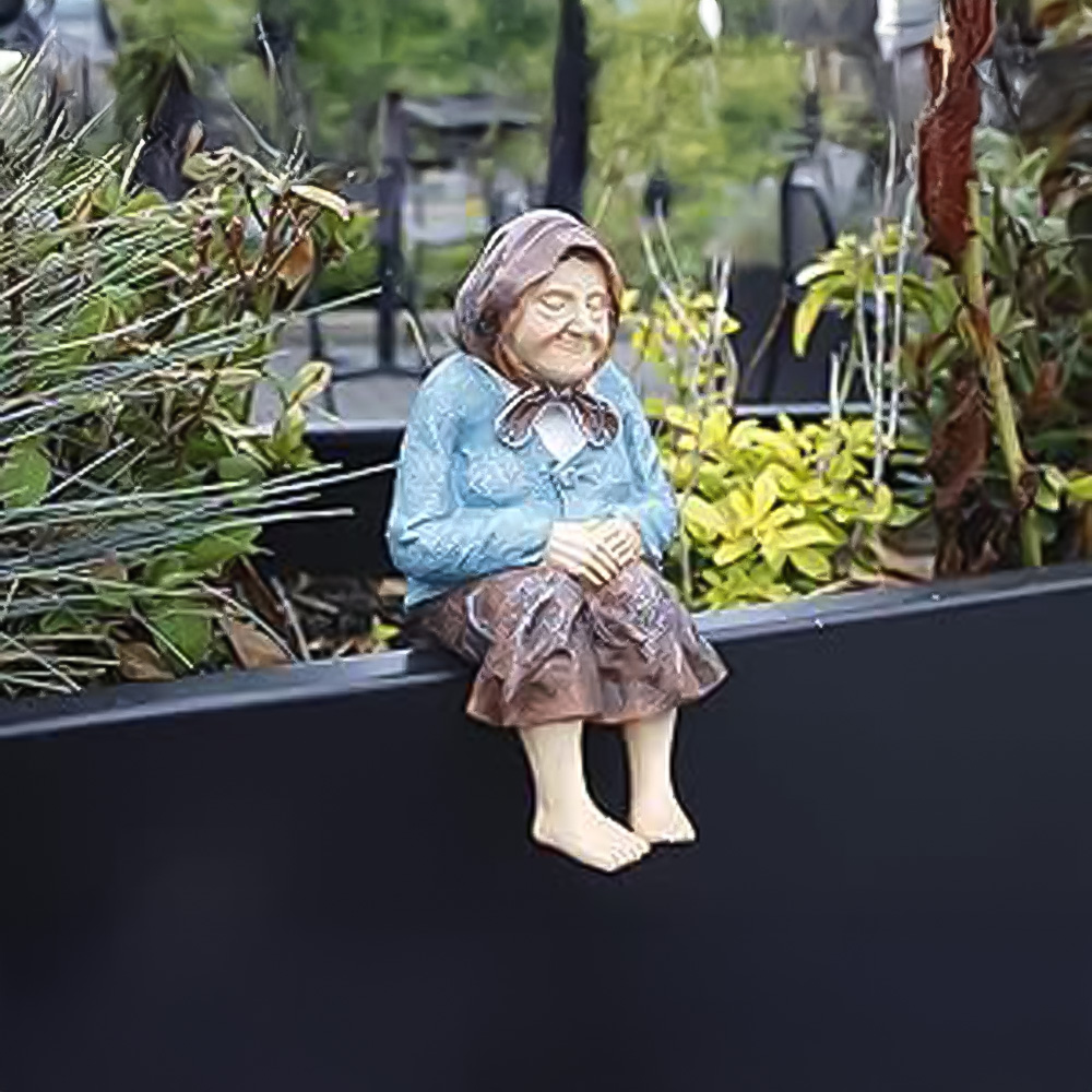 Marco Paul Sitting Grandmother Statue Garden Ornament Image 2