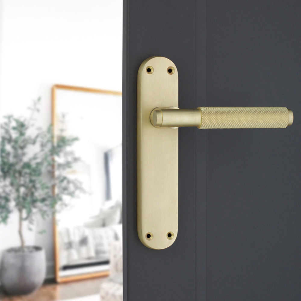 Spira Brass Connaught Satin Brass Knurled Lever Door Handle with Latch Backplate 2 Pack Image 2