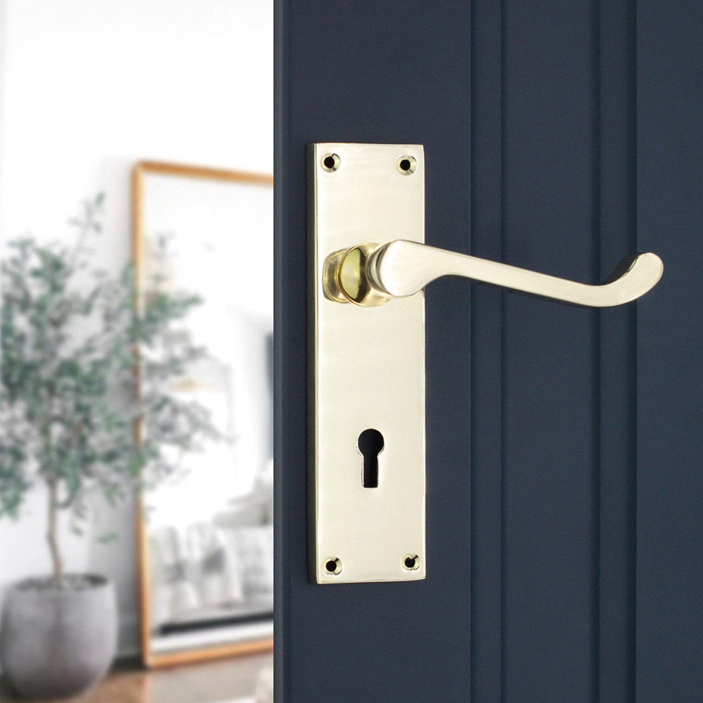 Spira Brass Victorian Polished Brass Scroll Lock Lever Door Handle 2 Pack Image 2