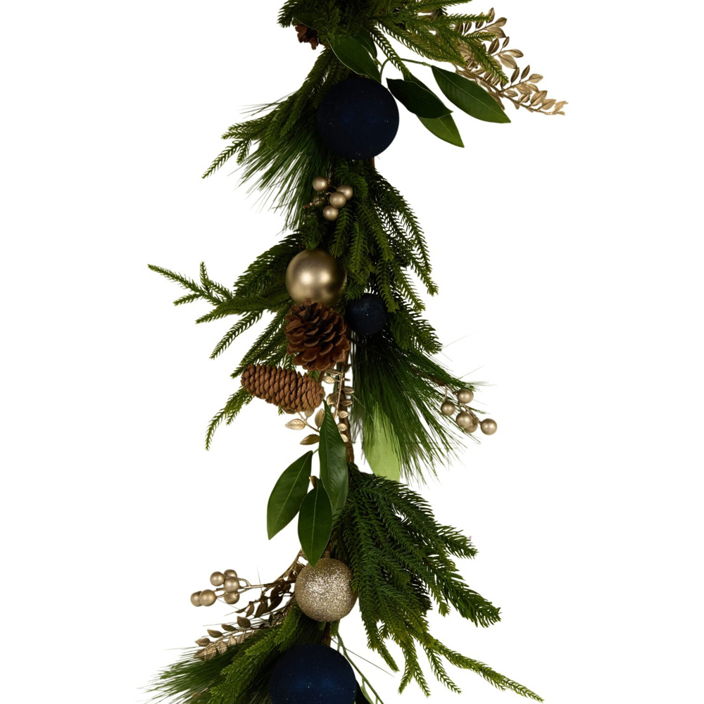 Midnight Champers Christmas Garland Image 6
