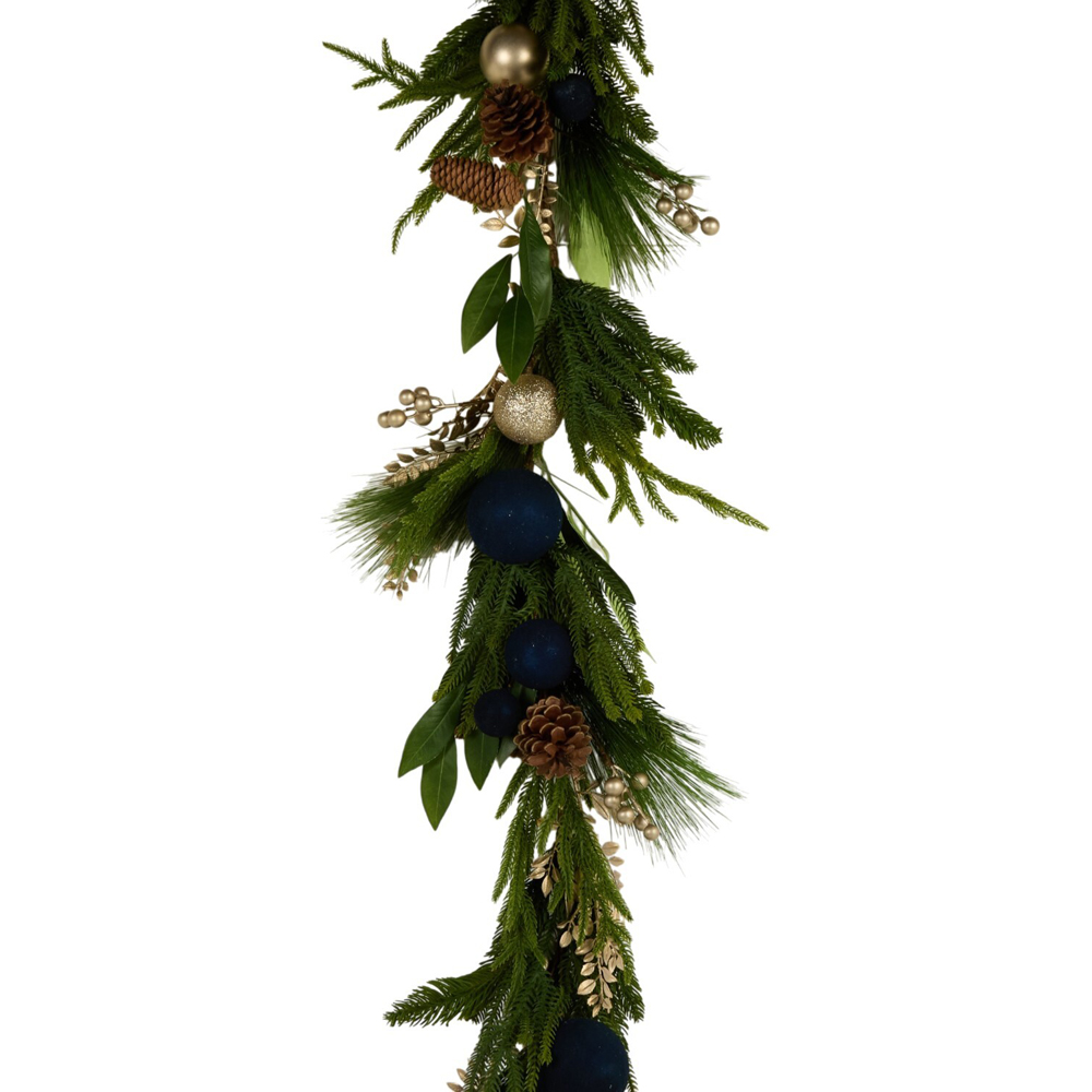 Midnight Champers Christmas Garland Image 2