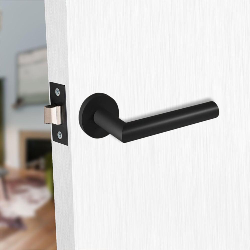 Golden Grace Mitred Matt Black Key Lock Door Handle Pair with 3 Lever Mortise and Key Hole 64mm Image 2