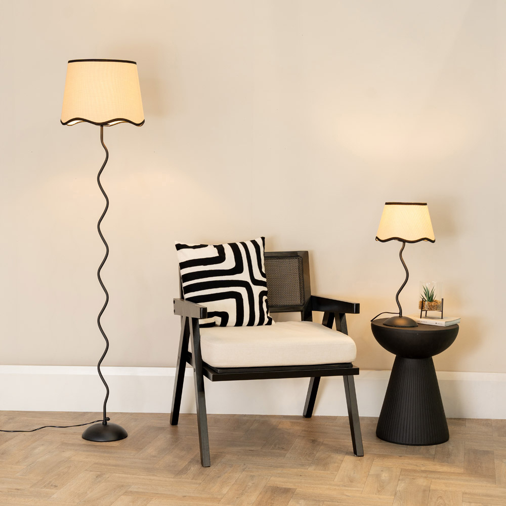 ValueLights Wiggle Scallop Black Edge Shade Black Metal LED Floor Lamp Image 5