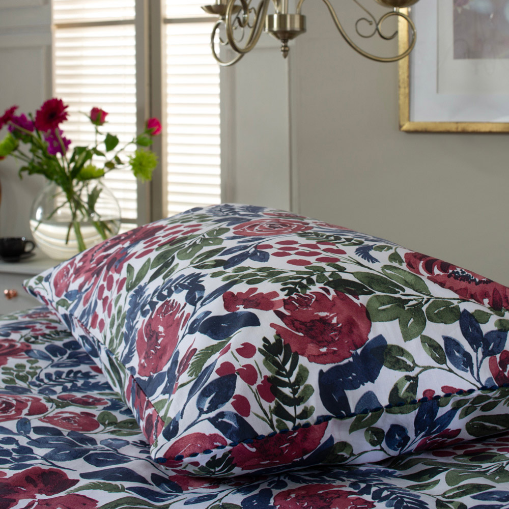 The Lyndon Company Double Wedding Day Duvet Set with Cushion Cover Image 2