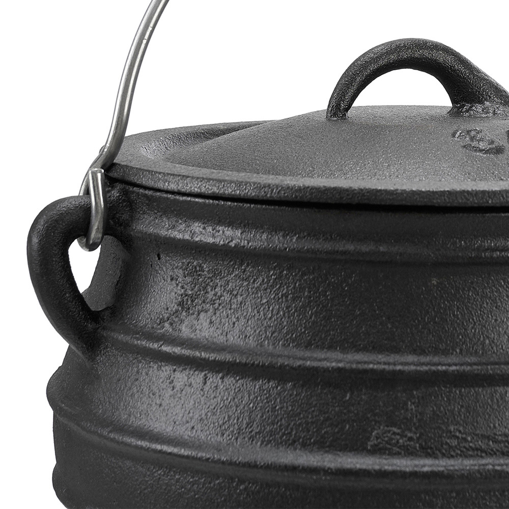Living and Home 2L Black Cast Iron Cauldron with Lid Image 4