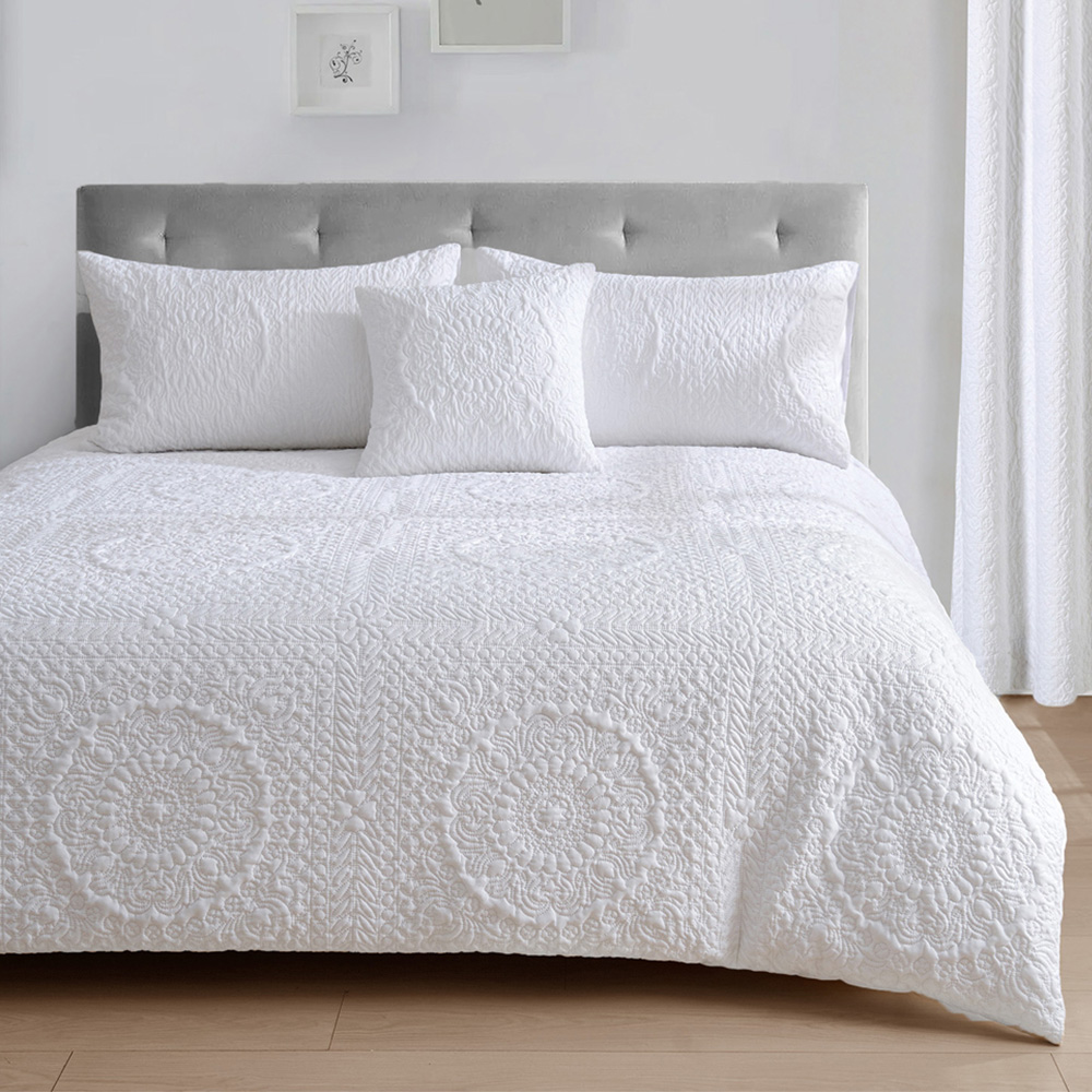 Velosso Winchester Super King Size White Duvet Set Image 1