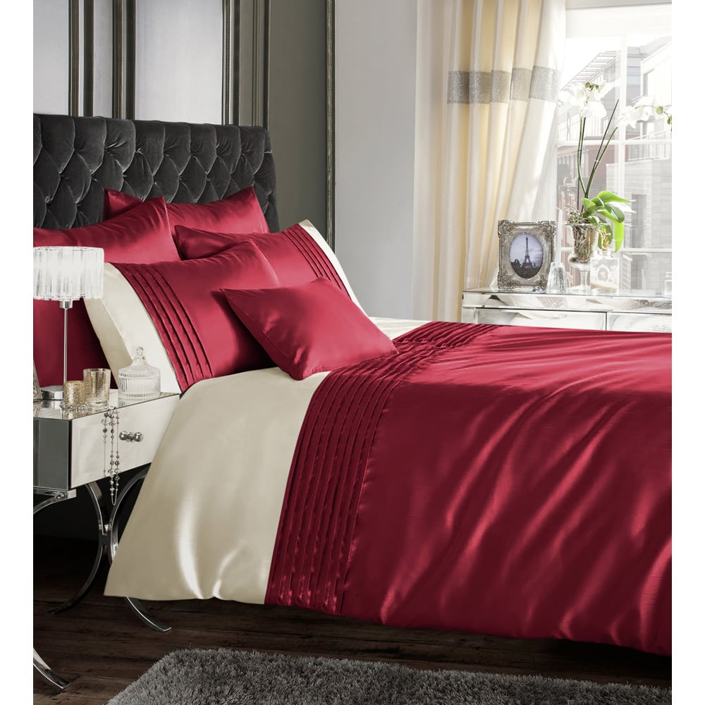 Intimates Perez Single Red and Cream Duvet Set Image 2