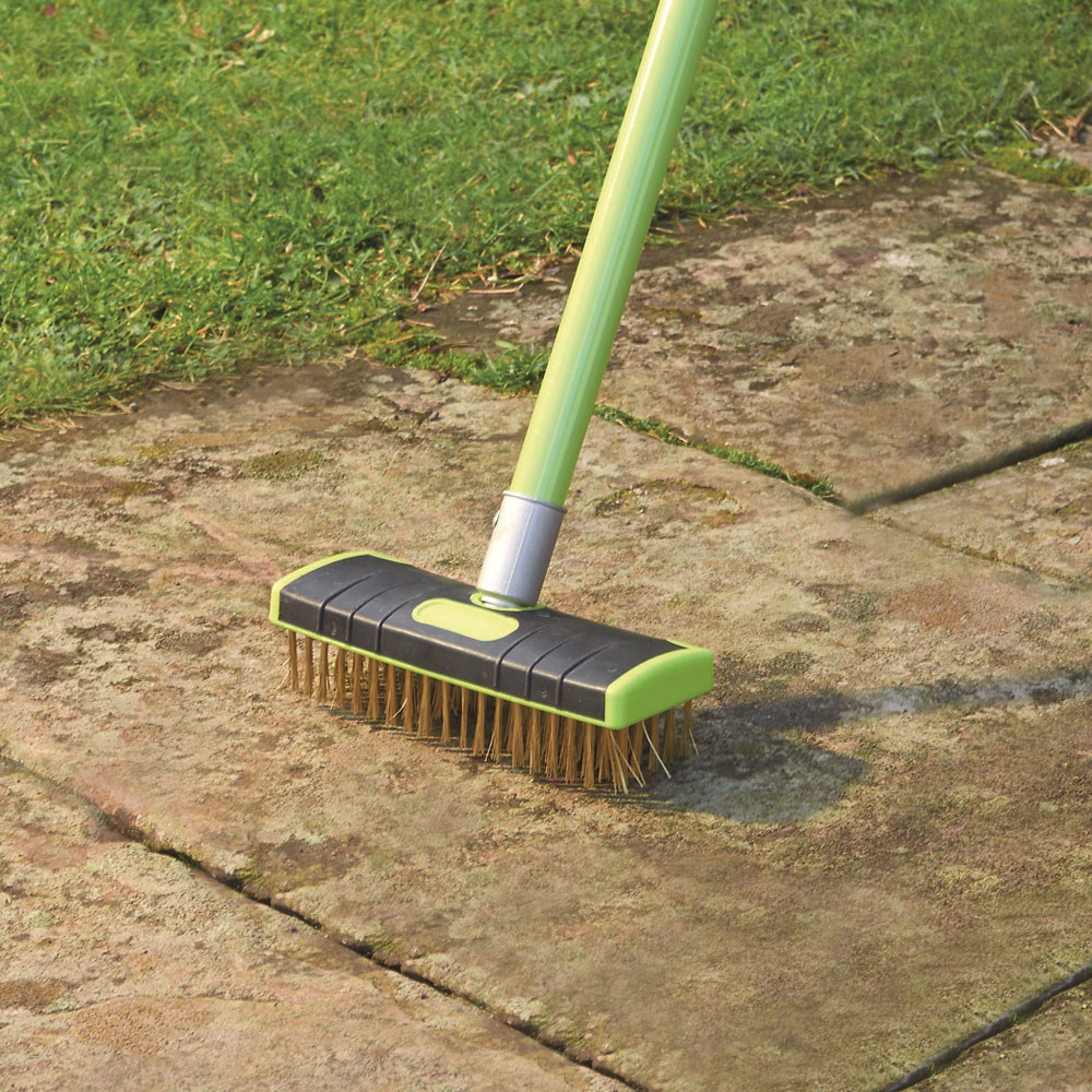 Garden Gear 3 in 1 Telescopic Steel Brush with Weed Scraper Image 5