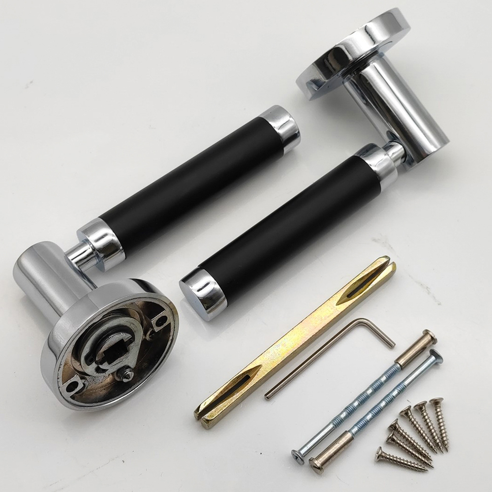 Spira Brass Zest Black and Chrome Dual Tone Lever Door Handle 2 Pack Image 4