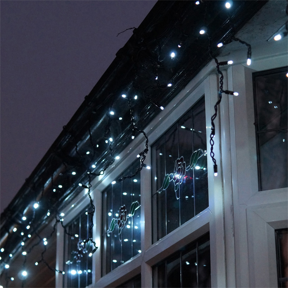 Eagle Connect 480 Cool White LED Black Icicle Light 20m Image 1