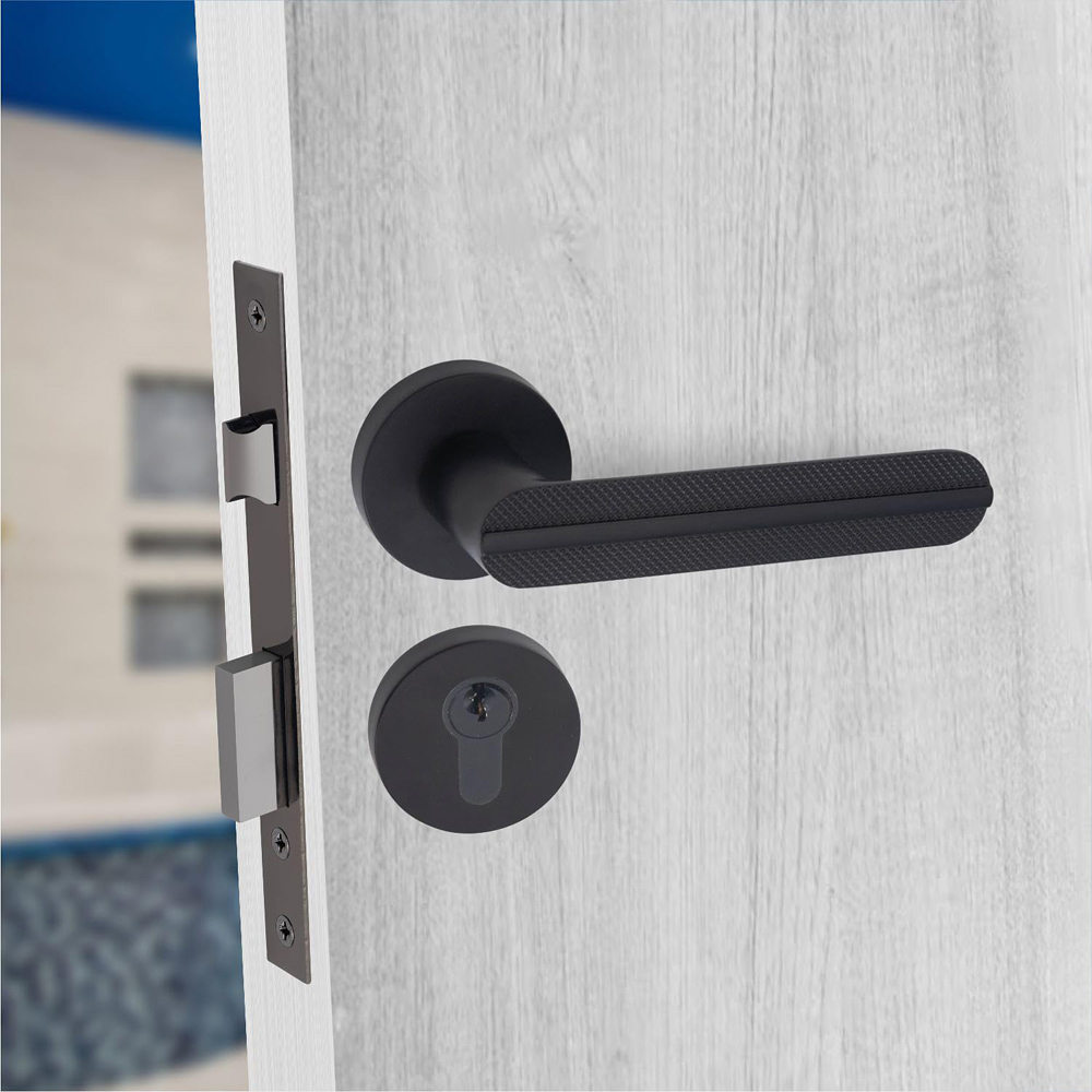 Golden Grace Matt Black Modern Lima Euro Lock Door Handle Set 70mm Image 2