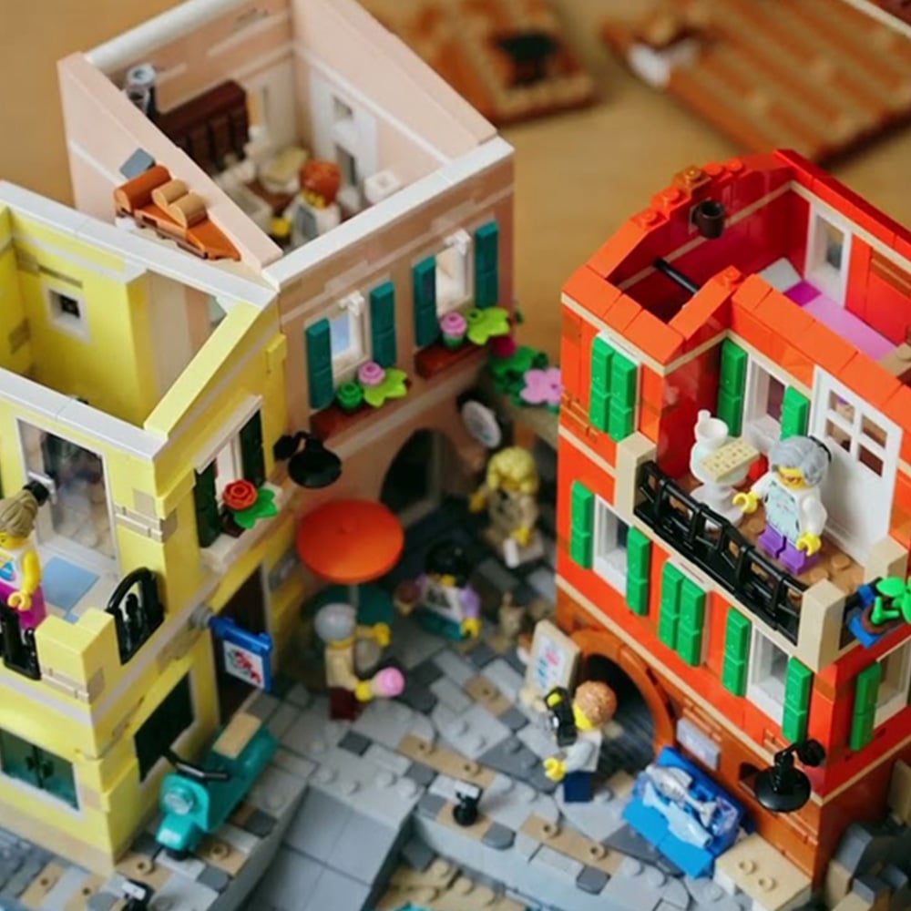 Lego Ideas 21359 The Italian Riviera Set Image 5