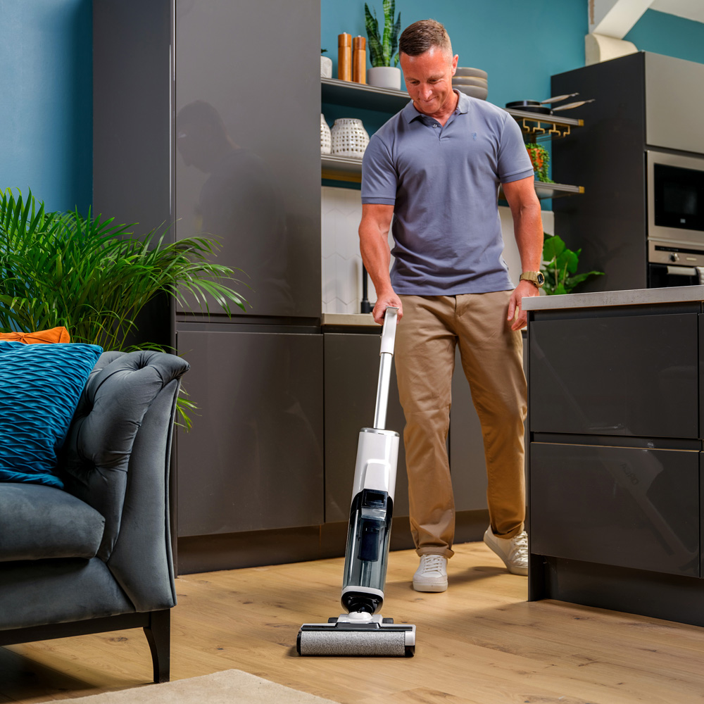Gtech Orca Cordless Wet and Dry Hard Floor Vacuum Cleaner 25V Image 2