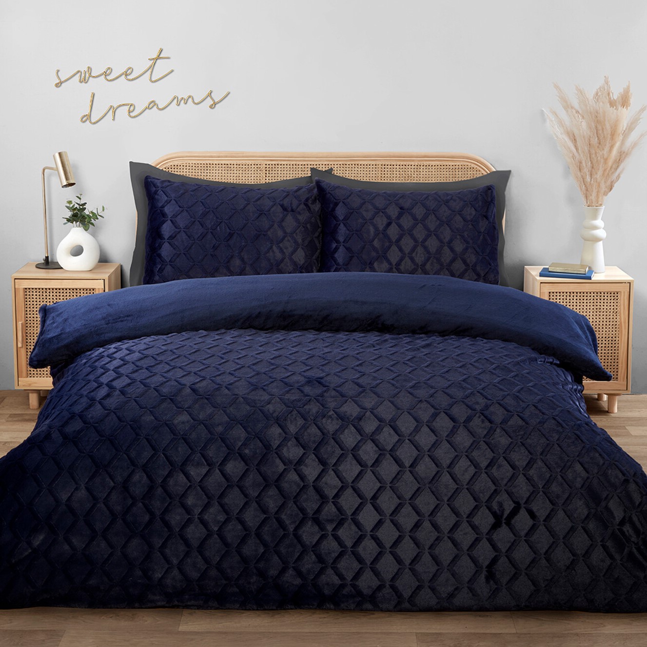 Geo Faux Fur Duvet Set - Navy / King Image 1