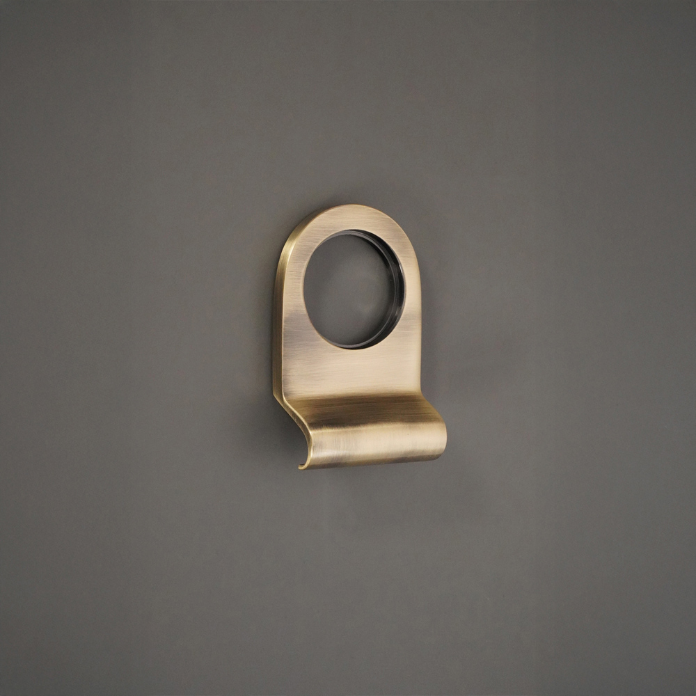 Spira Brass Antique Brass Victorian Cylinder Pull Image 2