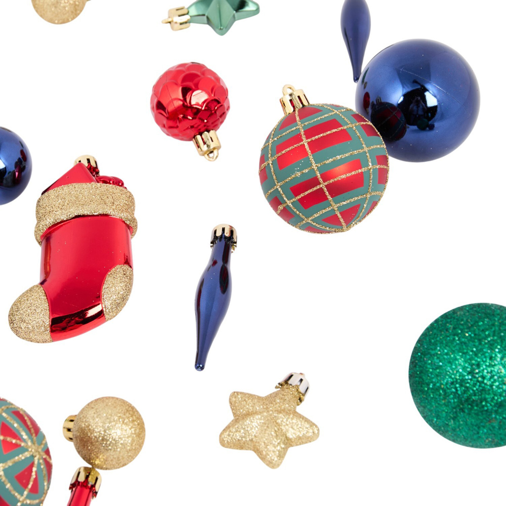 Pack of 90 Timeless Christmas Baubles Image 5