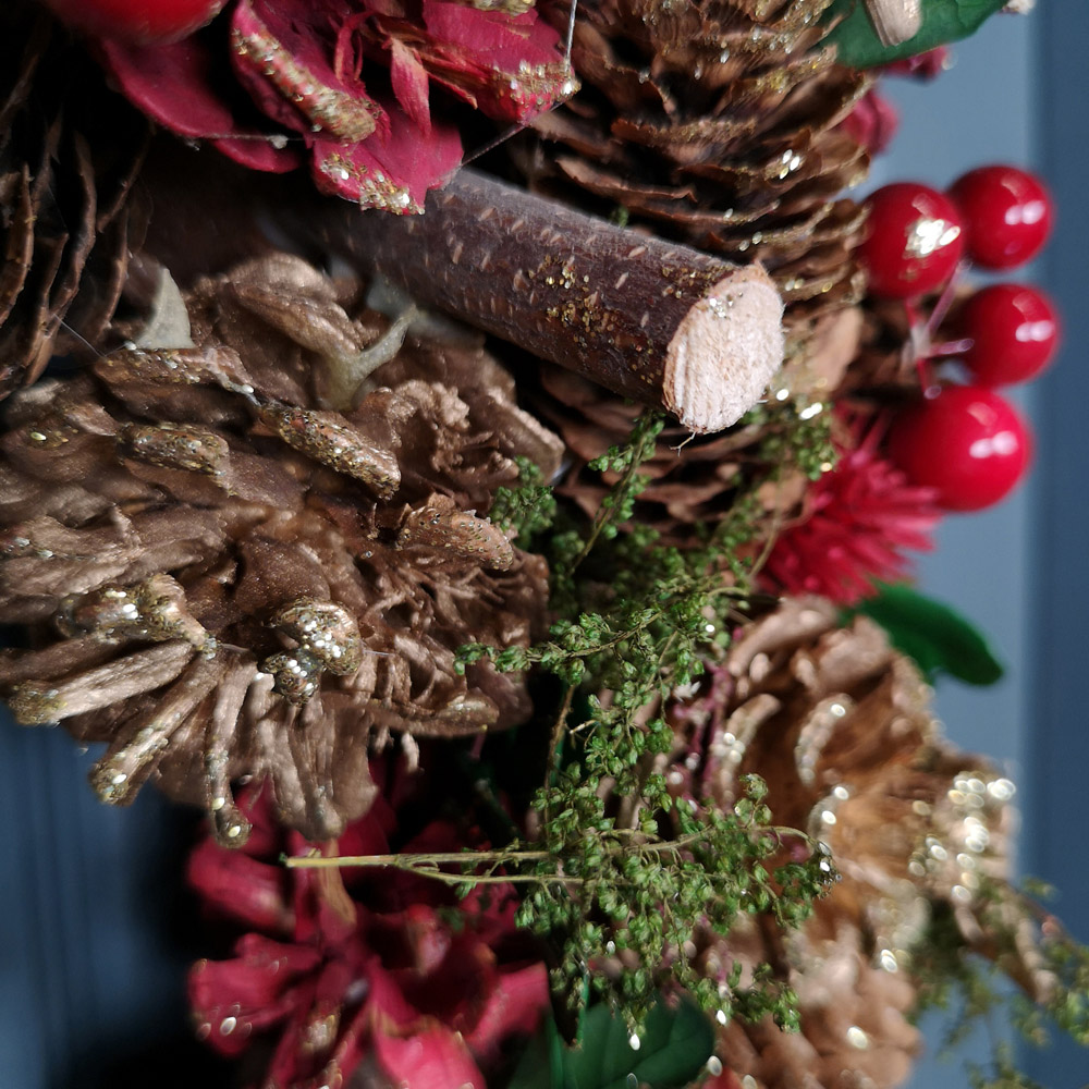 Samuel Alexander Christmas Wreath with Pine Cones and Berries Gold and Red 36cm Image 4