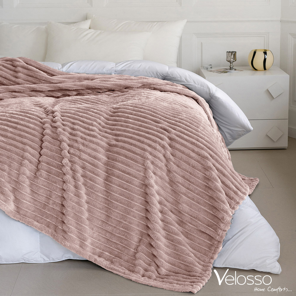 Velosso Bellissima Blush Plush Throw 305 x 305cm Image 4