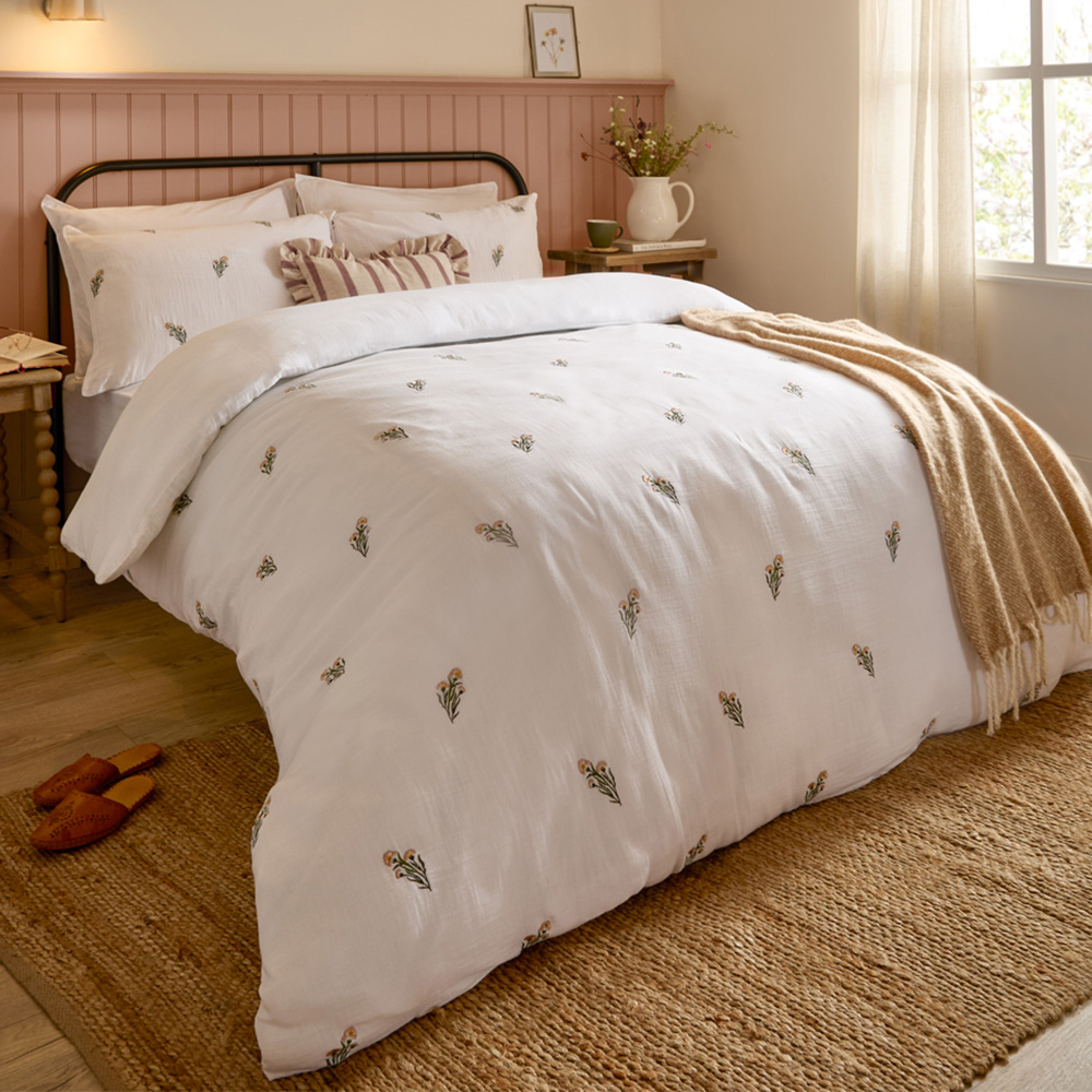 Wylder Josephine Super King Size White and Pink Nature Embroidered Muslin Duvet Cover Set Image 1