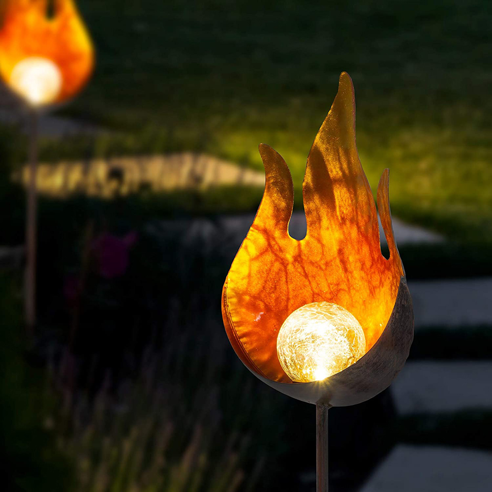 wilko Flame and Crackle Glass Ball Solar Stake Light 2 Pack Image 7