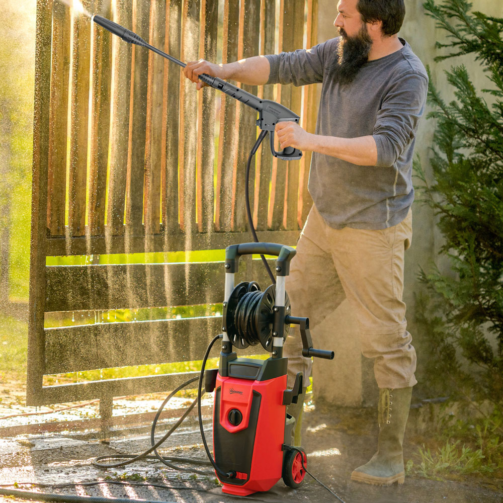 Outsunny 84H-421V70RD 150 Bar Red Pressure Washer with Adjustable Nozzle 1800W Image 2