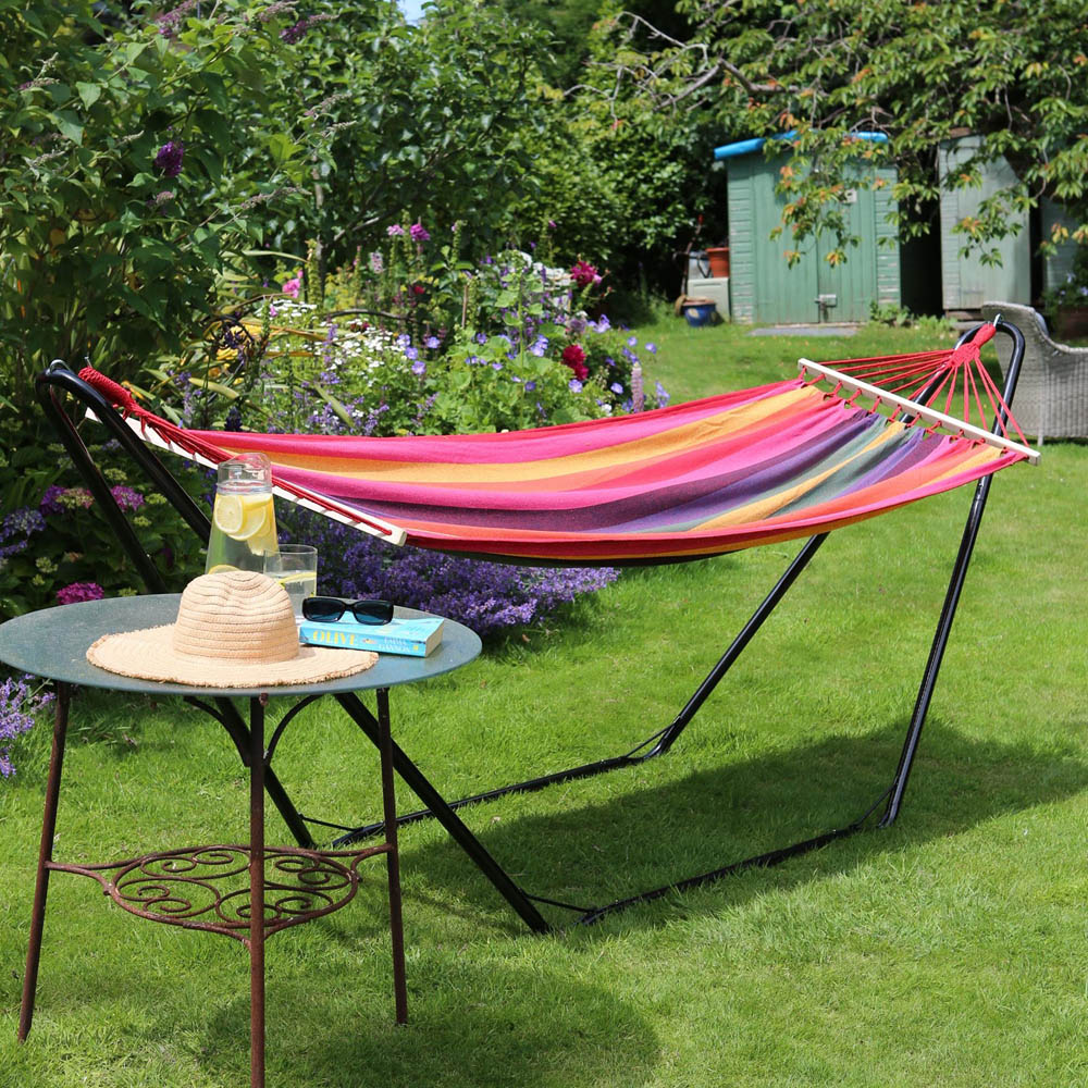 Harbour Housewares Multicolour Stripe Spreader Bar Garden Hammock Image 1