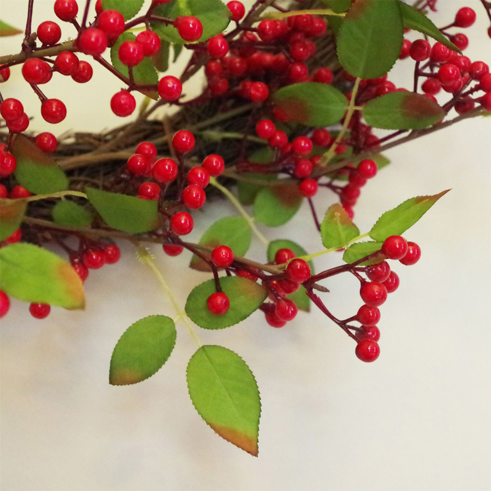 Leaf Luxury Christmas Natural Look Red Berry Floristry Wreath 60cm Image 5