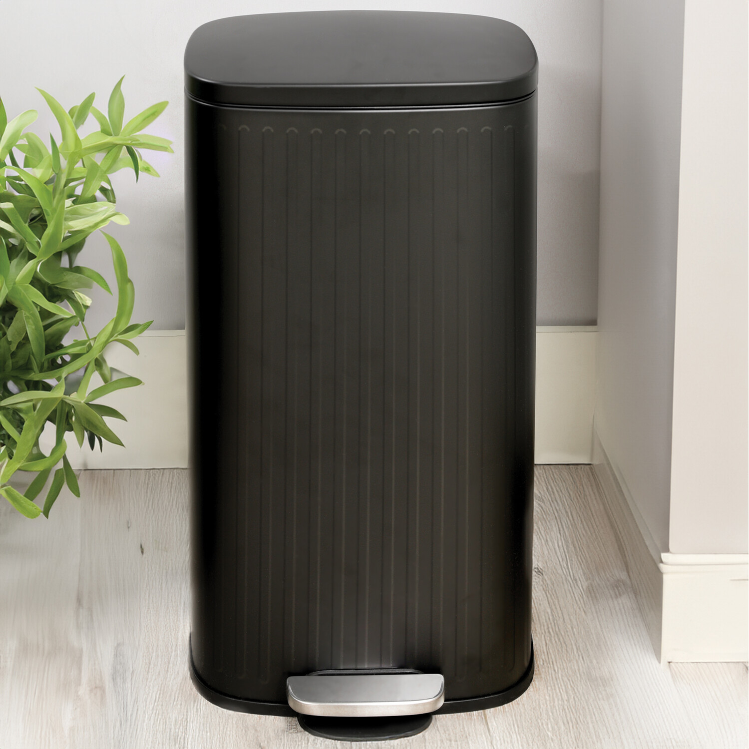 Living Solutions Ribbed Pedal Bin 30L Black Image 6