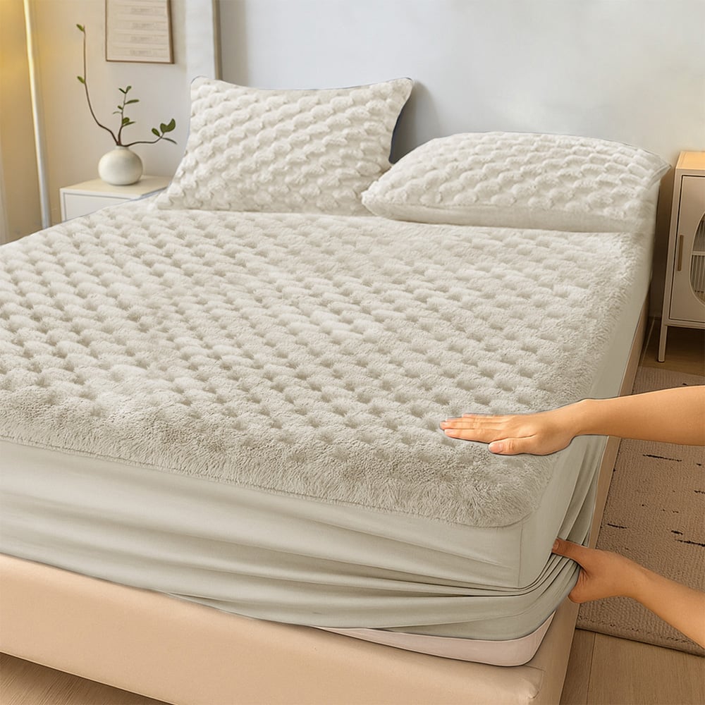 Velosso Super King Size Cream Chunky Popcorn Fitted Sheet Image 2