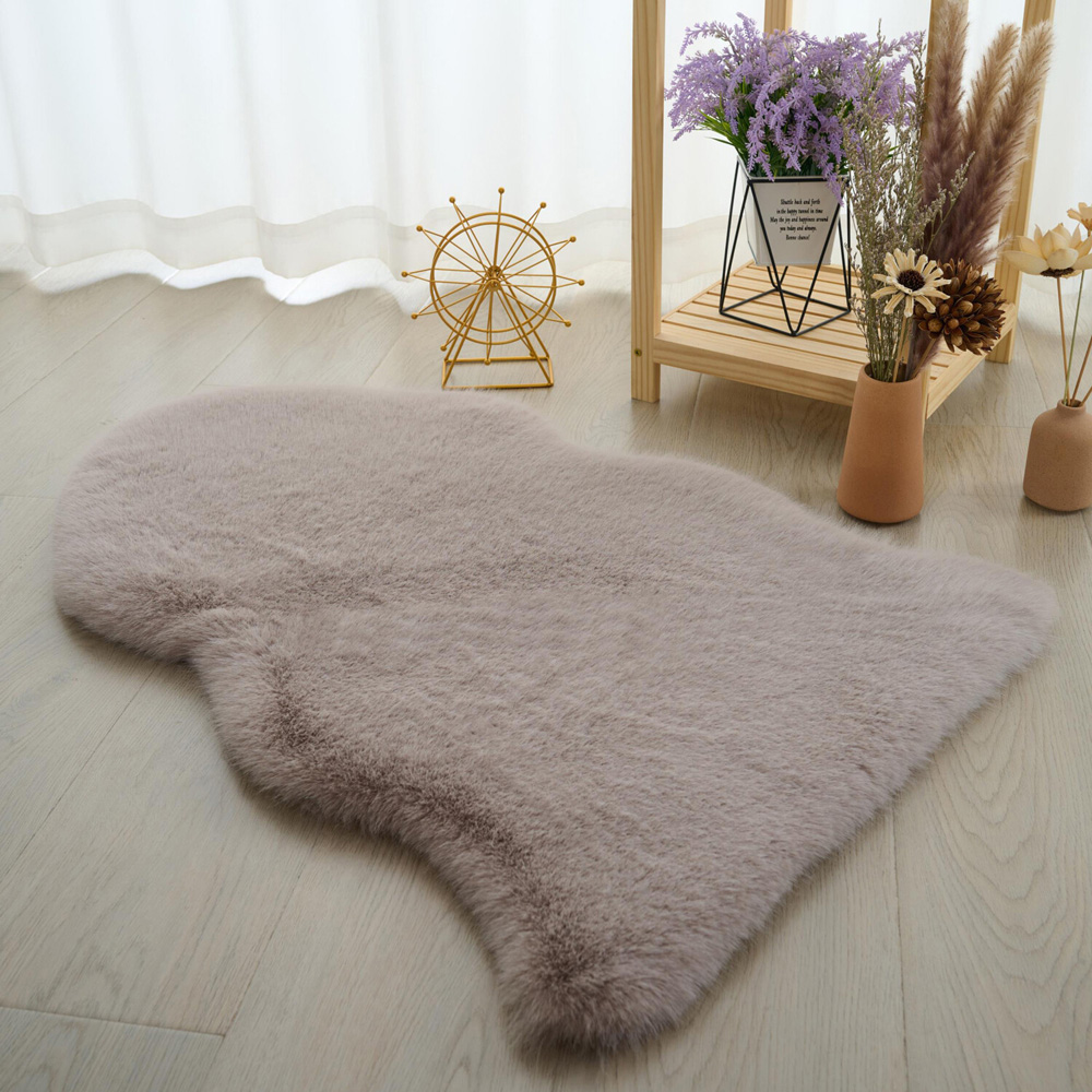 Luxury Faux Fox Fur Rug - Pebble Image 1