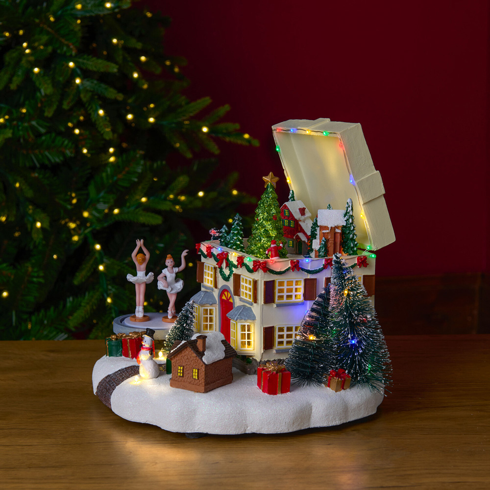 Christmas Present Model Village Image 8