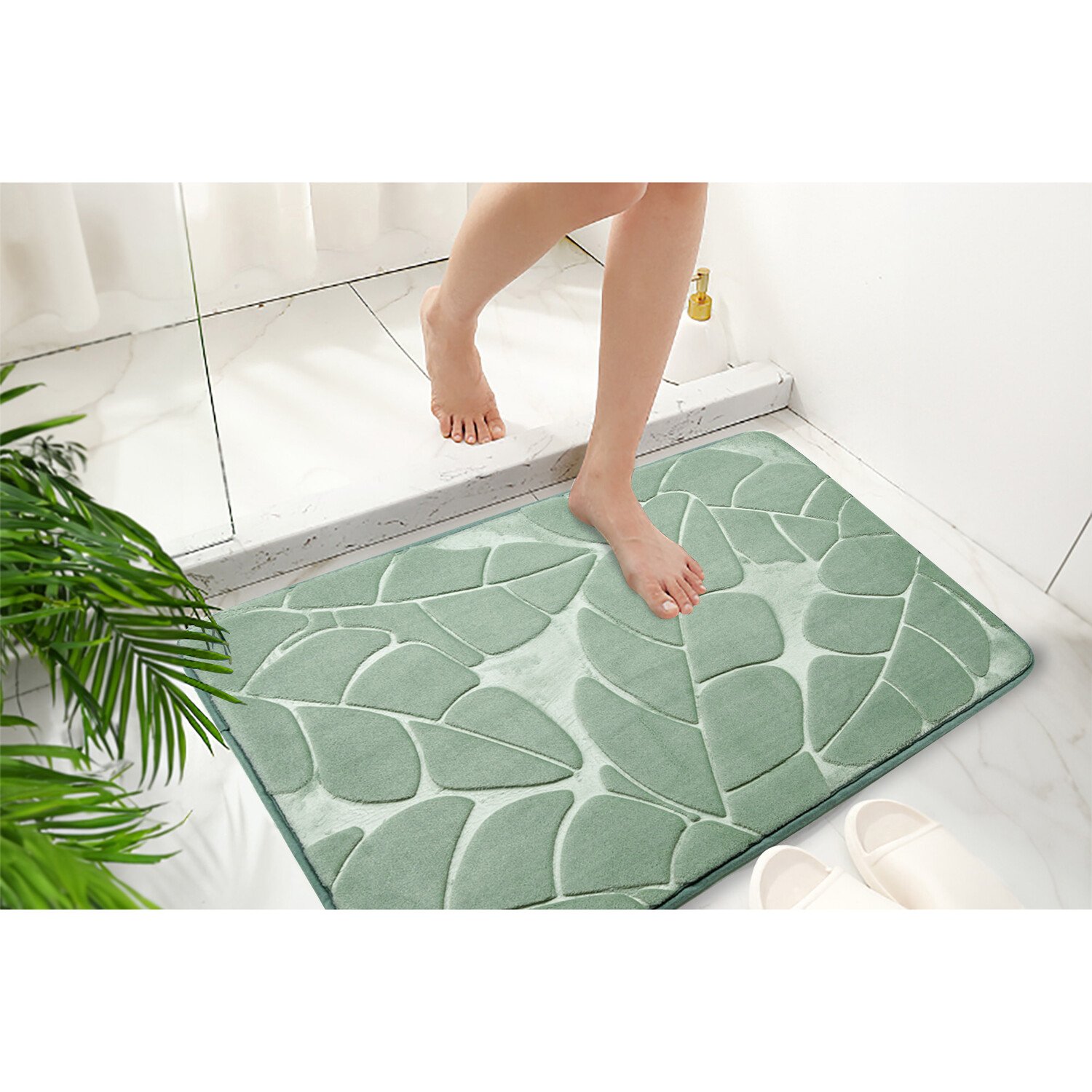 Banana Leaf Memory Foam Bath Mat - Green Image 2