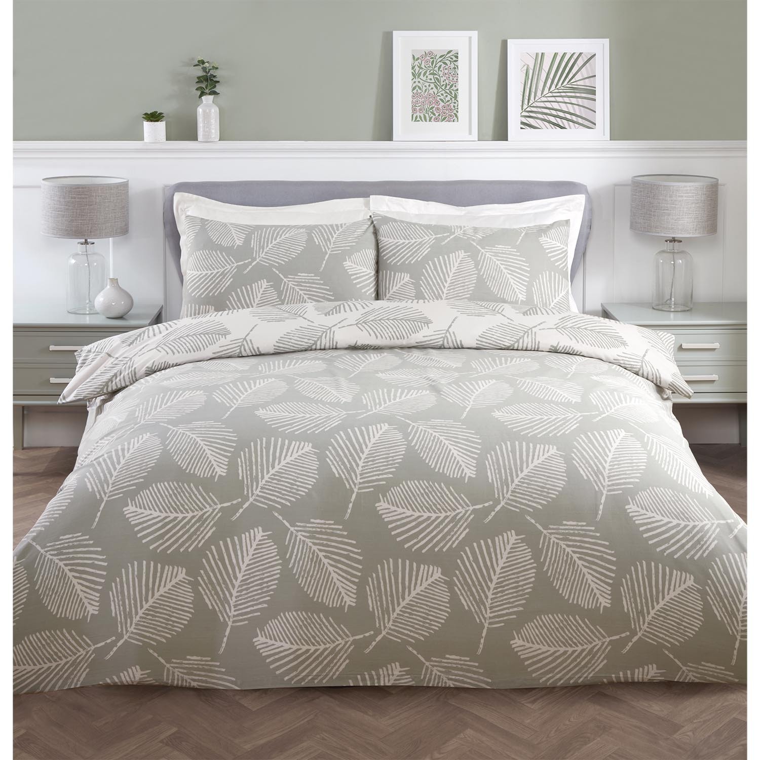 Falling Leaves Duvet Cover and Pillowcase Set - Green and White / Single Image 1