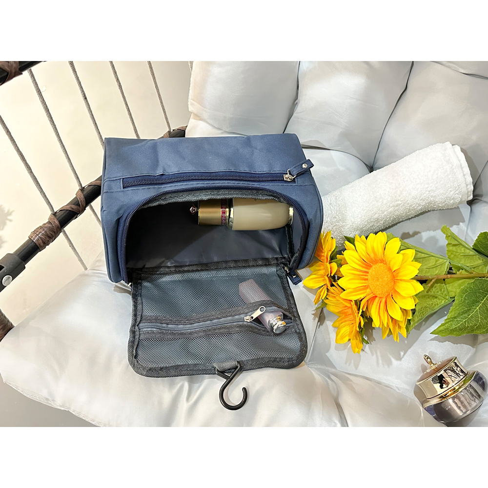 Avilo Blue Toiletry Bag Image 5