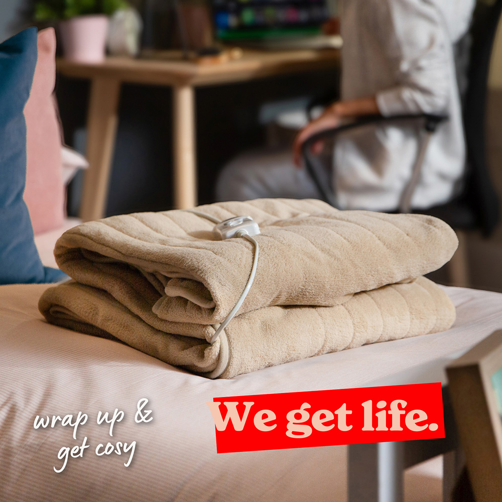 Russell Hobbs Beige Microfleece Heated Throw with Controller 130 x 180cm Image 2