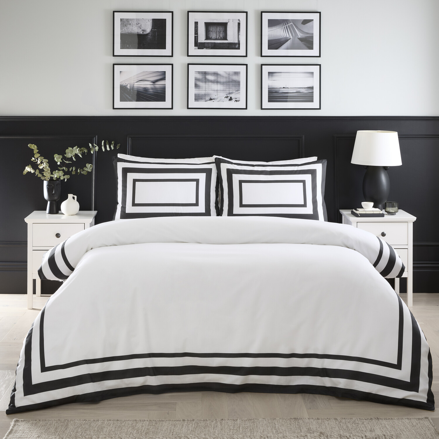 Oxford Border Duvet Set Monochrome King Image 1