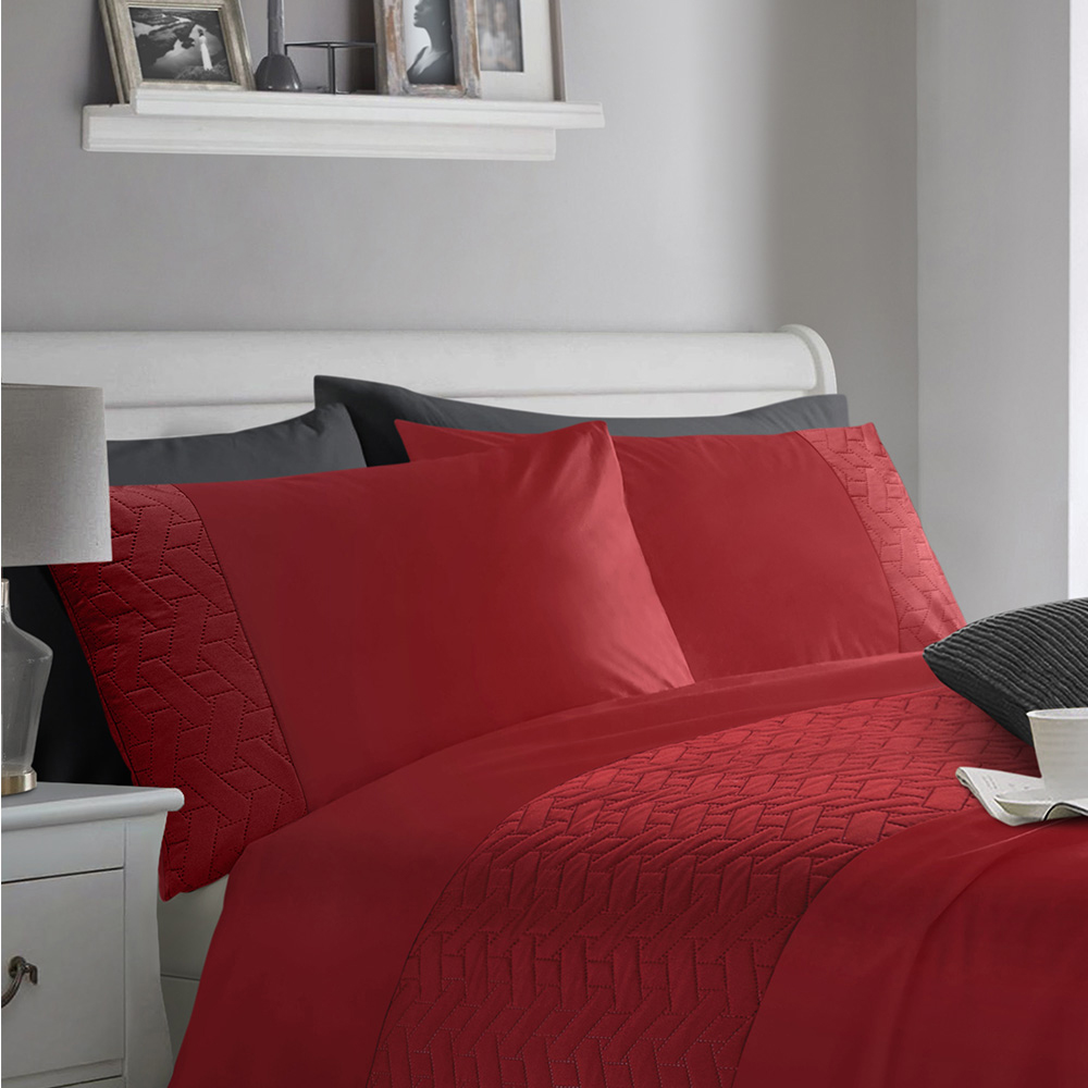 Velosso Double Red Quilted Geo Duvet Set Image 2