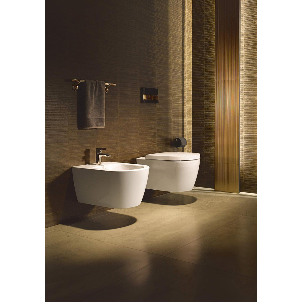 Duravit ME by Starck White Toilet Seat and Cover 374 x 458mm Image 2