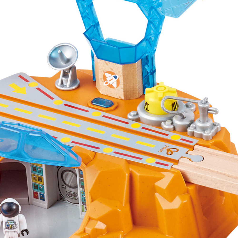 Hape Mars Exploration Rail Play Set Image 3