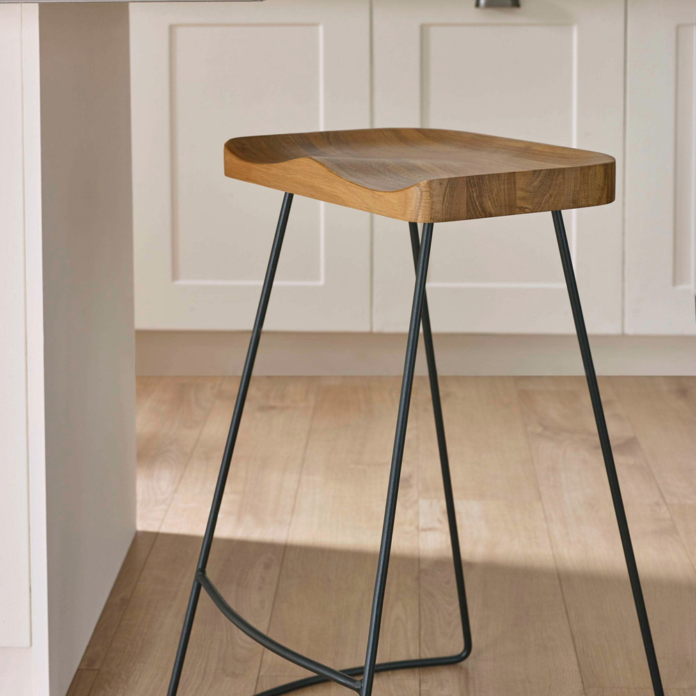Julian Bowen Travis Oak Bar Stool Set of 2 Image 6